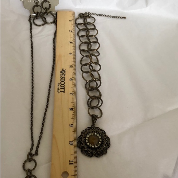 *FREE 2 Necklaces & Earings *Free w/ Bundled items - Picture 3 of 6